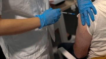 Almanya'da sağlık çalışanlarına Kovid-19 aşısı zorunluluğu getiriliyor