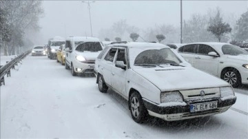 Anadolu'dan İstanbul'a ulaşım Sakarya'dan itibaren durduruldu