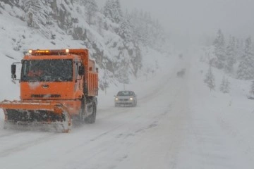 Antalya-Konya karayolu tüm araç trafiğine kapatıldı