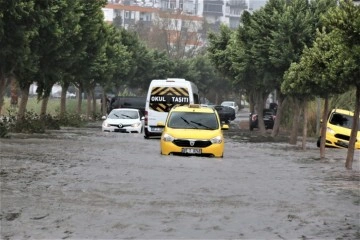 Antalya'nın 3 ilçesinde hamile ve engelli personele 1 gün idari izin