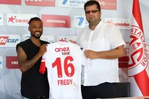 Antalyaspor, Fredy Ribeiro ile 3+1 yıllık sözleşme imzaladı