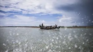 Arakanlı Müslümanları taşıyan tekne alabora oldu