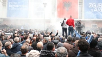 Arnavutluk'taki protestolarda gerginlik yaşandı