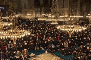 Ayasofya Camii yılın ilk sabah namazında doldu taştı