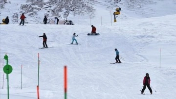 Azerbaycan'ın gözde kayak merkezi Şahdağ