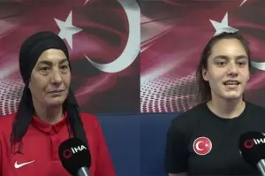 Babaanne ile torunu aynı tekvando turnuvasında yer aldı