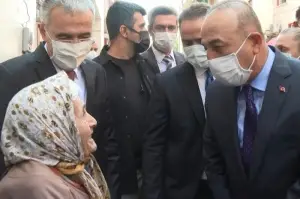 Bakan Çavuşoğlu: “Bu bayrak altında hepimiz beraberiz”