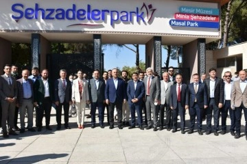 Bakan Çavuşoğlu Şehzadelerpark’ı ziyaret etti