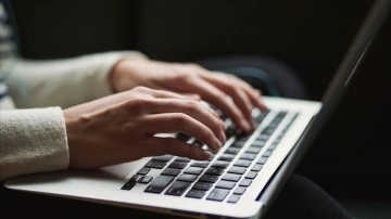 Bakan Karaismailoğlu vatandaşları Güvenli İnternet Hizmeti'ni kullanmaya davet etti