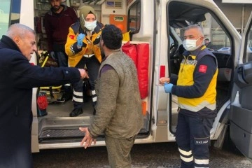 Bakan Koca kıyafetleri kirli olduğu için ambulansa binmek istemeyen işçiyi paylaştı