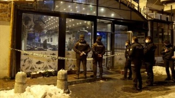 Beşiktaş eski yöneticisi Şafak Mahmutyazıcıoğlu silahla vurularak hayatını kaybetti