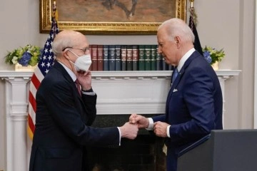 Biden’ın yeni Yüksek Mahkeme yargıcı adayı siyahi bir kadın olacak