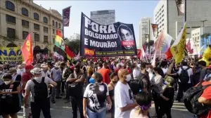 Brezilya'da yoğun katılımla Devlet Başkanı Bolsonaro yanlısı ve karşıtı gösteriler düzenledi