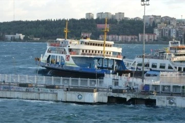 Çanakkale Boğazı’nda feribot seferleri yeniden başladı