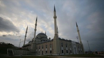 Çanakkale'de 10 bin kişinin saf tutabileceği Hatime Ana Camisi açılışa hazırlanıyor