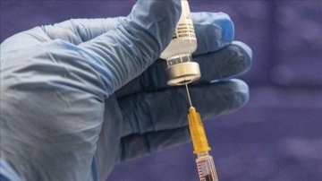 Çift doz BioNTech aşısı olan 18 yaş ve üstündekilere 'hatırlatma dozu' uygulaması başladı