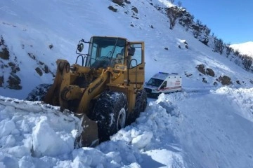 Covid hastasını 8 saatlik çalışma ile hastaneye ulaştırdılar