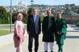 Cumhurbaşkanı Erdoğan, Pakistan Cumhurbaşkanı Alvi ile görüştü