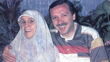 Cumhurbaşkanı Erdoğan'dan, annesinin ölüm yıl dönümünde duygusal paylaşım