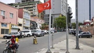 Cumhurbaşkanı Erdoğan'ın ziyareti öncesi Angola'nın başkenti Luanda Türk bayraklarıyla don