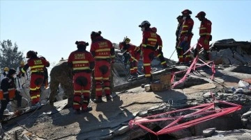 Deneyimli İspanyol kurtarma ekibinden "bu çok daha büyük bir deprem" değerlendirmesi