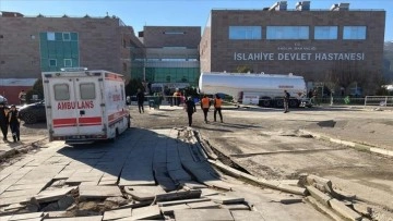 Depreme direnen İslahiye Devlet Hastanesi kesintisiz hizmetini sürdürüyor