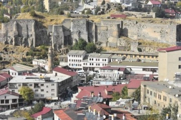 Dere üstündeki yapıların kaldırılmasıyla onlarca tarihi yapı gün yüzüne çıktı