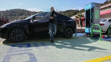 Elektrikli otomobille "Türkiye'nin en uzun yolculuğu" için yola çıktı