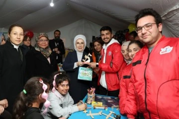 Emine Erdoğan, BM Habitat İcra Direktörü Sharif ile deprem bölgesine gitti