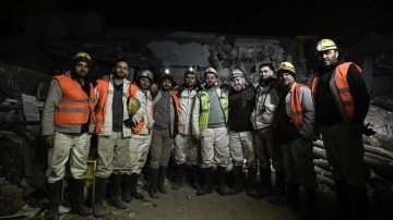 Enkazın 8 metre altına girip depremzedeyi çıkaran madenci operasyonu anlattı
