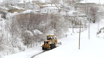 Erzurum ve Ardahan'da 83 yerleşime ulaşım sağlanamıyor