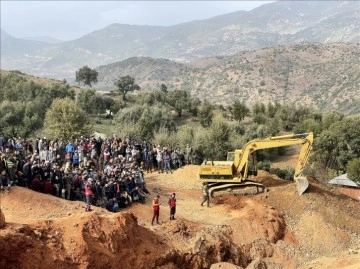 Fas'ta kuyuya düşen çocuğun kurtarılması için yatay sondaj işlemi başlatıldı