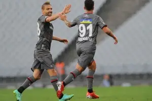 Fatih Karagümrük, Adana Demirspor’u sahadan sildi: 4-0