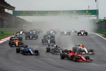 Formula 1 Türkiye Grand Prix'inde start verildi