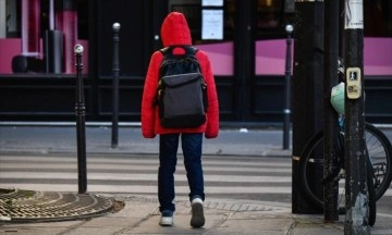 Fransa’da okullarda yaşanan 'akran zorbalığı' suç kapsamına alınıyor