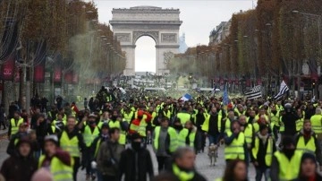 Fransa'da sarı yelekliler gösterilerin 3. yılında meydanlara inmeye hazırlanıyor