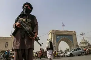 G7 Dışişleri Bakanları, Taliban'ı tahliyelere izin vermeye çağırdı