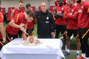 Galatasaray'da Fatih Terim'in doğum günü kutlandı