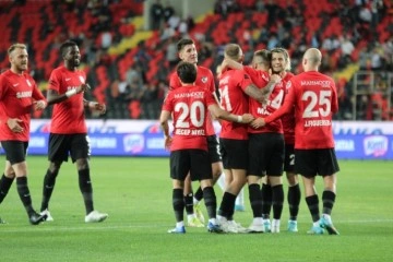 Gaziantep FK, Çaykur Rizespor'u 2 golle devirdi