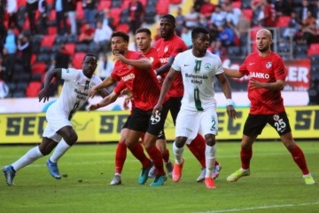 Gaziantep FK puanı 90+2'de kurtardı!