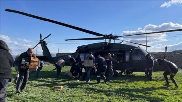 Gaziantep kırsalındaki depremzedelere askeri helikopterle yardım malzemesi ulaştı