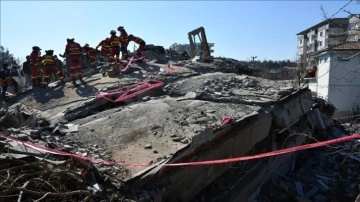 Gaziantep'te enkazlardan çıkarılan cenazelerin kimlik tespit işlemleri sürüyor