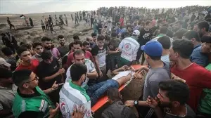 Gazze sınırındaki gösterilerde 41 Filistinli ile 1 İsrail askeri yaralandı