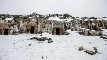 Gelinler Dağı Nekropol Alanı beyaza büründü