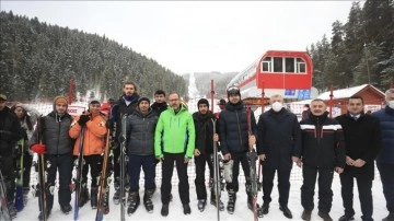 Gençlik ve Spor Bakanı Kasapoğlu: Türkiye kış sporlarında da anlamlı bir seviyeye geldi