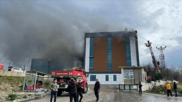 Giresun'da fakülte binasının çatısında çıkan yangın kontrol altına alındı
