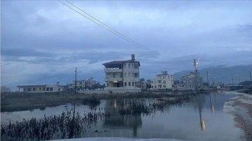 Hatay'da sağanak ve fırtına yaşamı olumsuz etkiledi