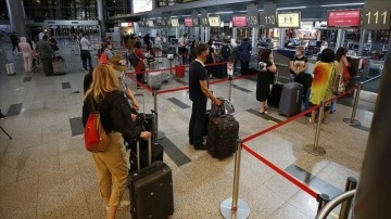 IATA, hava yolu sektörünün zararında 2022'de keskin bir düşüş bekliyor