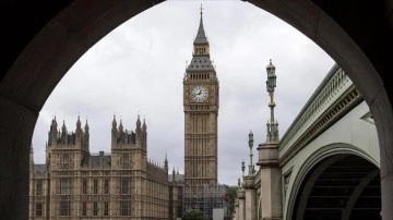 İngiliz hükümet 5,8 milyon kişinin 'Kovid desteğini' kesecek