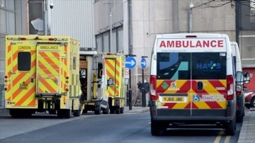 İngiltere'de ambulanstaki hastaların hastane önünde beklerken öldüğü ortaya çıktı